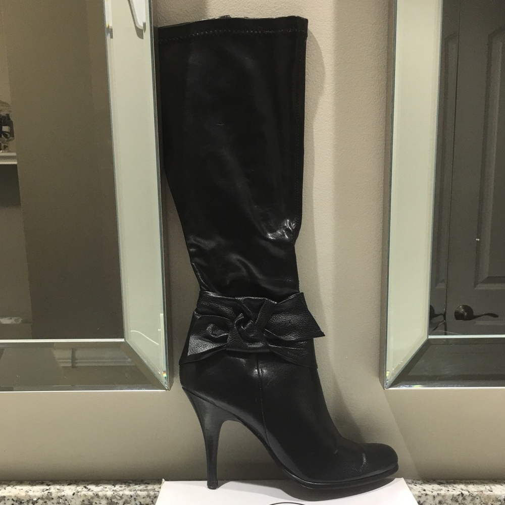 Steve Madden Black Knee High Leather Boots- sz 8.5